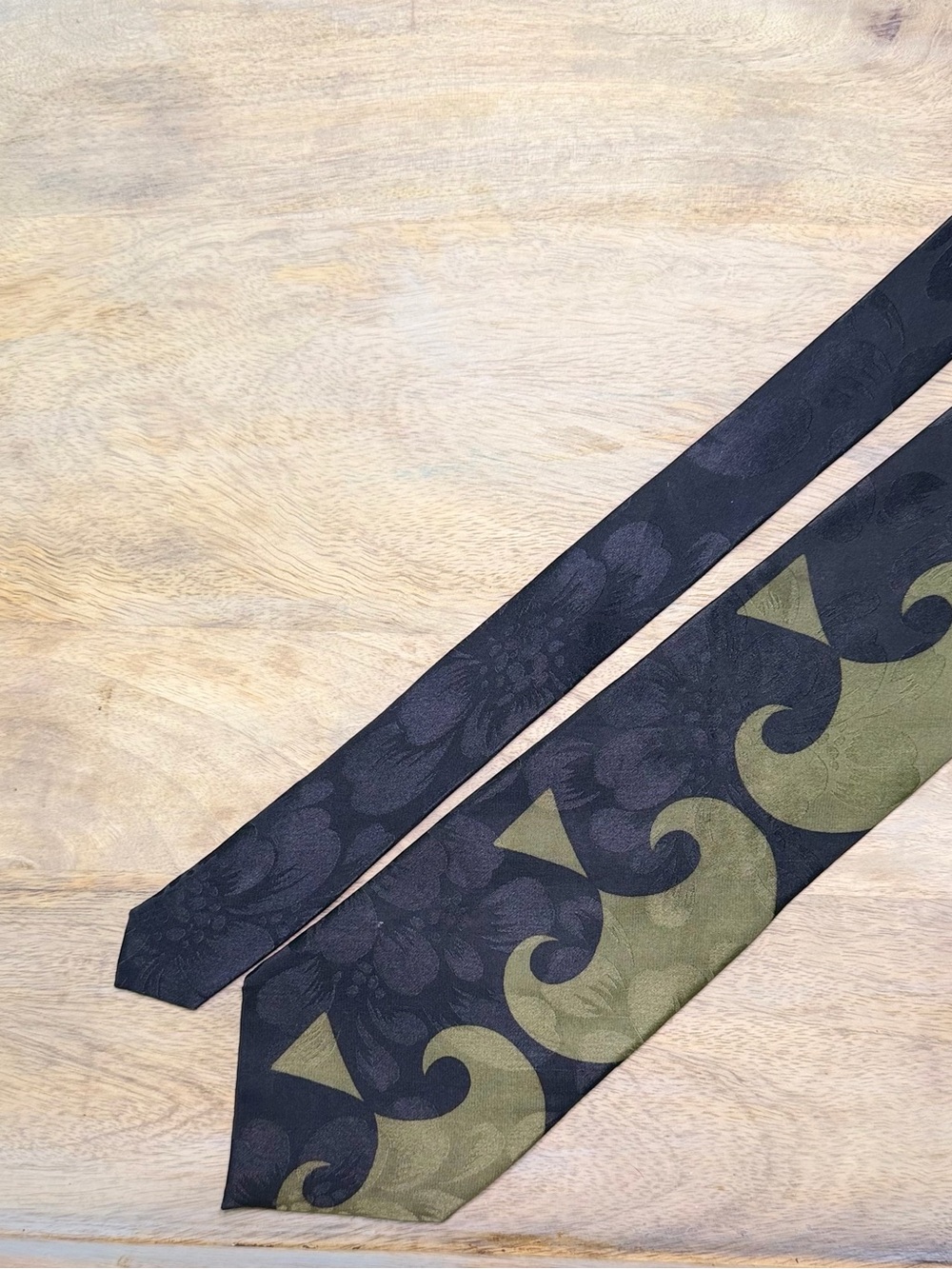 Paul Rodon Men's Black & Olive Patterned 100% Silk Tie